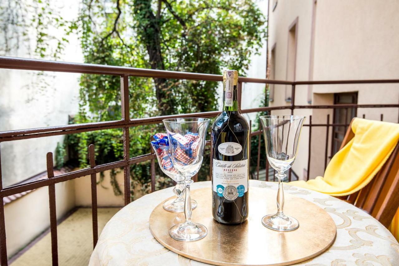 Bentis Luxury Apartments 克拉科夫 外观 照片